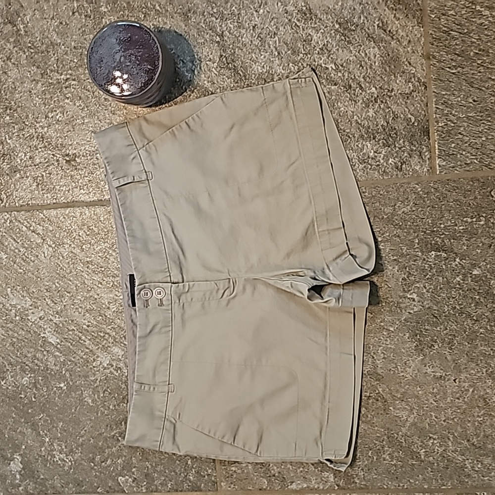 🩳 The Limited khaki/gray shorts size 8